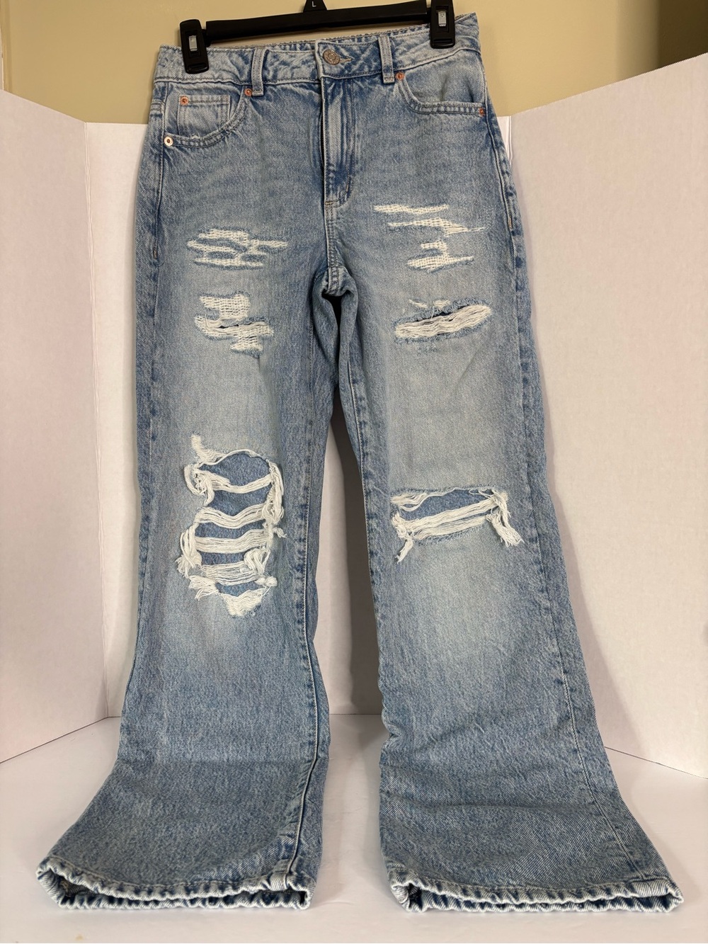 Distressed Light Blue Wide-Leg Women's Jeans